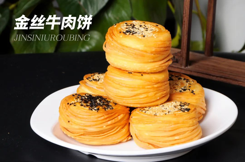 據(jù)說，街上排隊(duì)最長的，不一定是做核酸，可能是買金絲牛肉餅~(圖3)