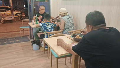 鐵鍋燜面開店成功！試營(yíng)業(yè)期日收過千(圖1)