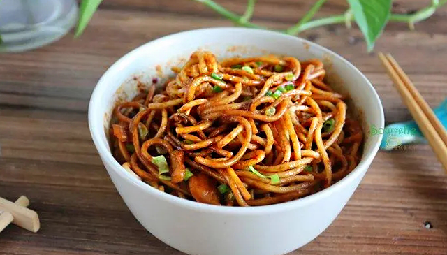 揭秘正宗美味，熱干面培訓(xùn)開啟美食之旅(圖1)