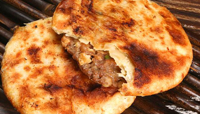 參加肉火燒培訓(xùn)，學(xué)習(xí)如何制作美味的肉火燒