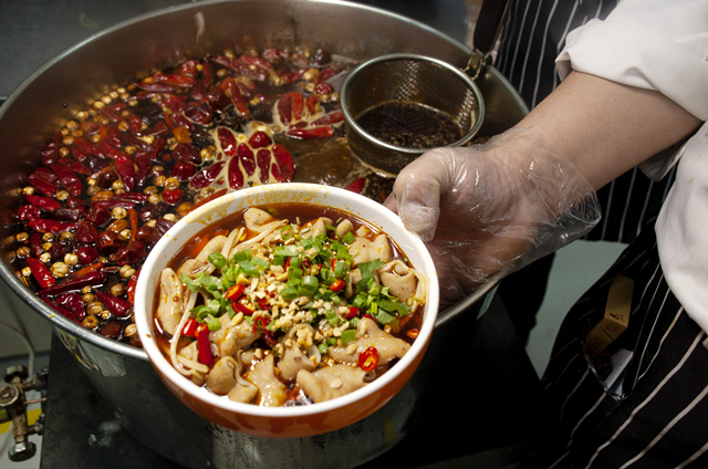 四川冒菜麻辣燙培訓(xùn)-培訓(xùn)你的味蕾成就你的事業(yè)(圖1)