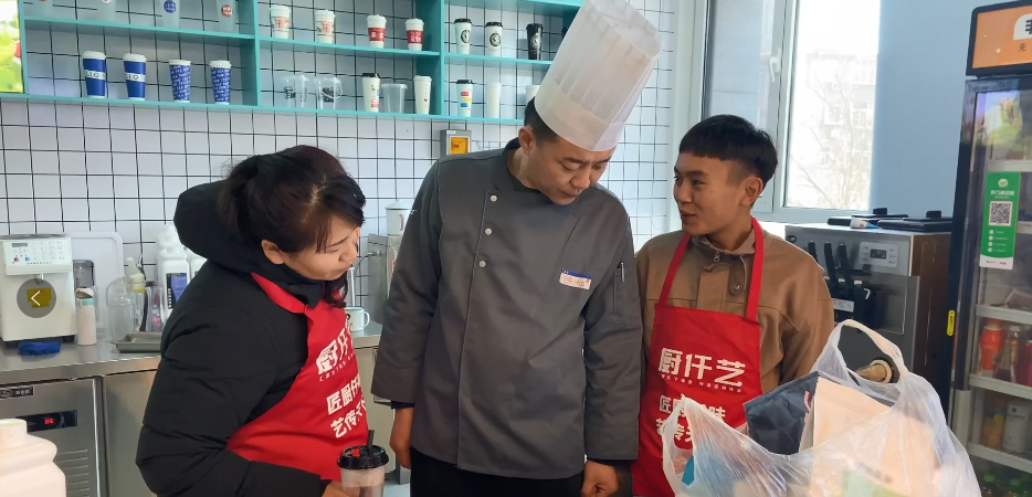 小吃培訓(xùn)學(xué)校哪家好？怎么選擇好的培訓(xùn)學(xué)校？(圖1)