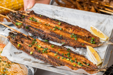 學(xué)烤魚學(xué)費(fèi)多少錢？烤魚培訓(xùn)費(fèi)用一般多少錢