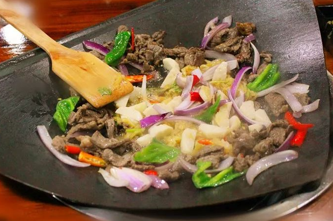 學(xué)烤肉技術(shù)要多少錢(qián)？烤肉培訓(xùn)多少錢(qián)(圖1)