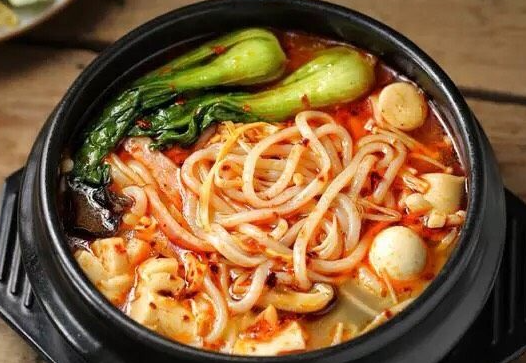 學(xué)砂鍋米線需要多少錢？學(xué)砂鍋米線學(xué)費多少(圖1)