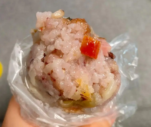 早餐賣糯米飯團的利潤多少？