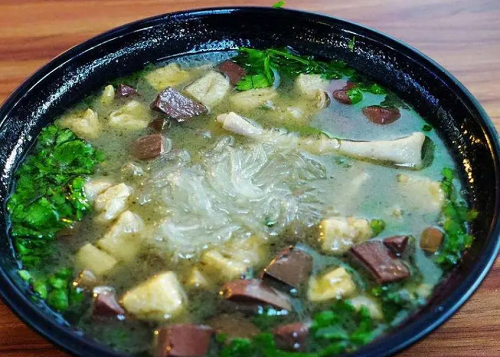 學(xué)鴨血粉絲湯去哪里學(xué)？鴨血粉絲湯培訓(xùn)哪里有？