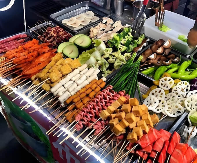 揭秘小吃擺攤秘籍，學(xué)個小吃擺攤一般去哪里學(xué)的？