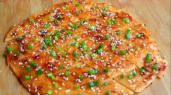 醬香餅發(fā)源地揭秘：這一口酥脆美味的秘密在哪里？(圖1)