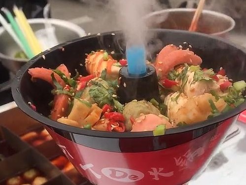火爆街頭！行走的火鍋杯市場分析，創(chuàng)業(yè)者必看！(圖1)