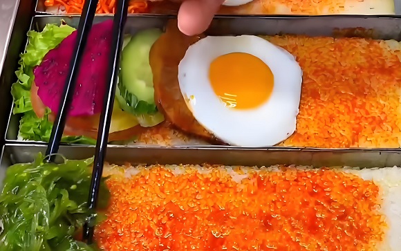 【獨家揭秘】鍋巴飯生意火爆秘訣，創(chuàng)業(yè)新選擇等你來探！(圖1)