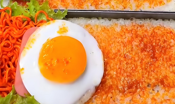 【獨家揭秘】鍋巴飯生意火爆秘訣，創(chuàng)業(yè)新選擇等你來探！(圖2)