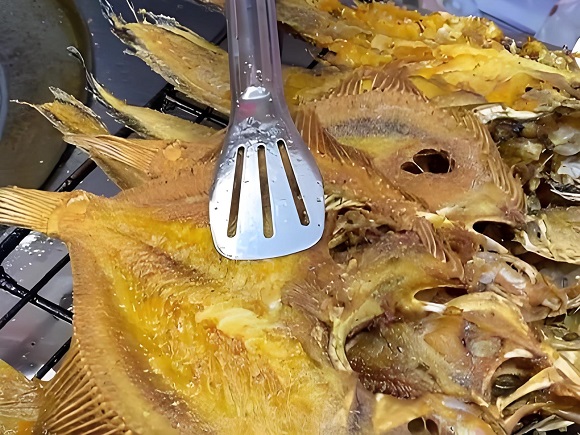 香飄十里！香煎深海魚擺攤，一出道就火爆，創(chuàng)業(yè)賺錢不是夢(mèng)！(圖2)