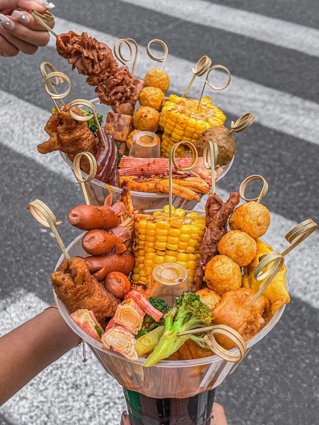 【00后小伙副業(yè)擺攤】每天擺攤四小時，月入一萬五(圖3)