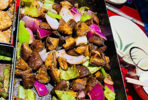 戳子肉培訓(xùn)哪里能學(xué)？從零開始，帶你掌握獨特技藝，開創(chuàng)美食生意！(圖2)