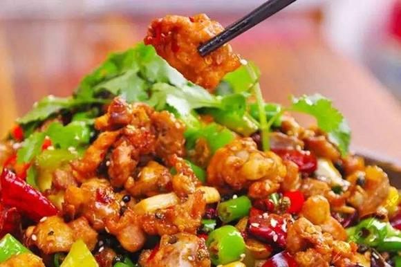 想學干鍋雞？哪里可以學到正宗技術？ 創(chuàng)業(yè)者必看，幫你選對培訓機構！(圖2)