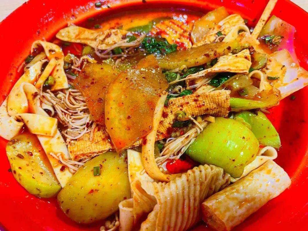 麻辣燙在哪學好？想學麻辣燙？靠譜的培訓(xùn)地點推薦，讓你輕松開店！(圖1)