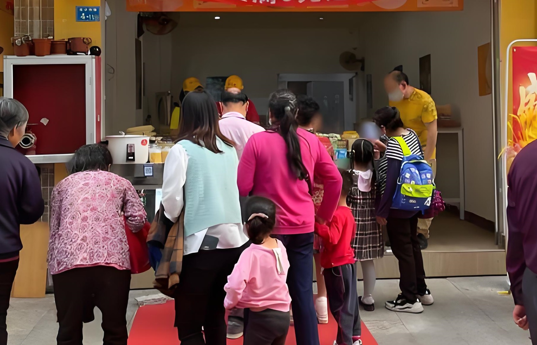 小縣城做什么餐飲生意好？選對(duì)項(xiàng)目，賺錢(qián)更輕松！(圖3)