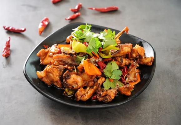 炒雞架適合創(chuàng)業(yè)嗎？3天速成，助你快速開店賺錢！(圖1)