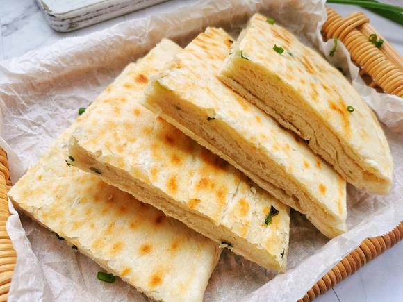 想學發(fā)面油餅去哪？一口酥脆滿口香！手把手教學，開店無憂！(圖2)