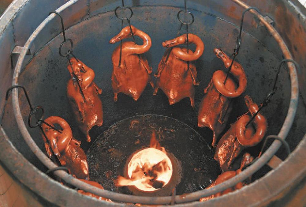 想學(xué)果木烤鴨去哪？外酥里嫩香飄十里！全程實(shí)操教學(xué)，創(chuàng)業(yè)輕松！(圖3)