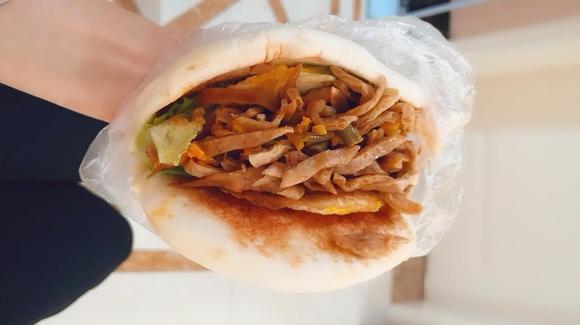 想學(xué)正宗月亮饃？月亮饃小吃培訓(xùn)去哪里？學(xué)費低到離譜，創(chuàng)業(yè)者都在搶著報名！(圖4)