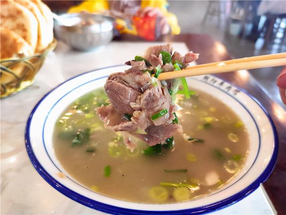 羊肉湯的做法要點(diǎn)你掌握了嗎？掌握這些要點(diǎn)，湯品生意爆火！一學(xué)即會(huì)，創(chuàng)業(yè)輕松盈利！(圖2)