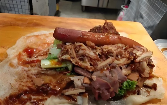 鹵五花肉卷餅怎么做？想賣(mài)鹵五花肉卷餅？掌握這個(gè)秘訣輕松賺錢(qián)！(圖2)