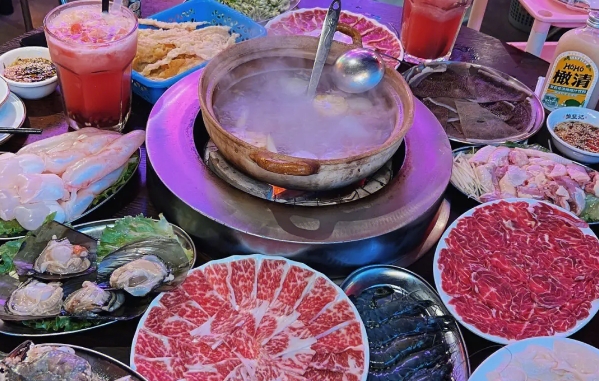 打邊爐和火鍋的區(qū)別：探尋美味背后的秘密(圖2)