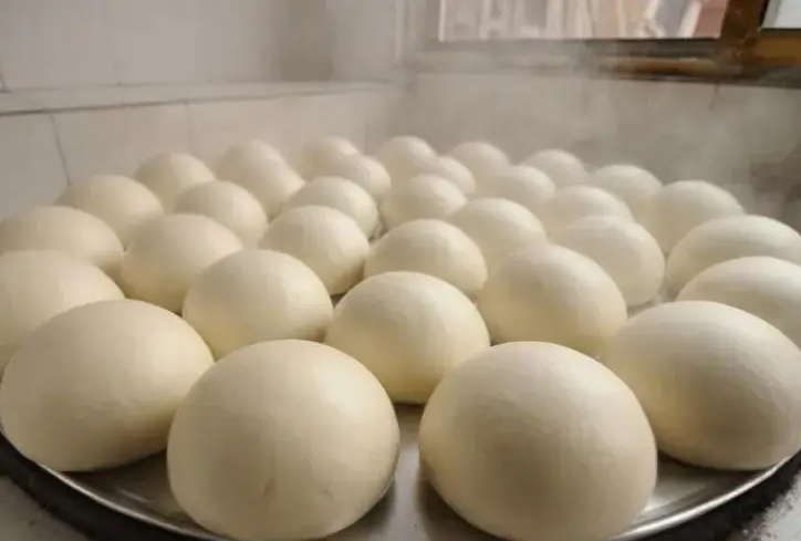 想學(xué)蒸饅頭開店去哪里學(xué)？從零開始學(xué)蒸饅頭，選對機構(gòu)是成功的第一步！(圖2)