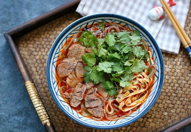 想學(xué)淮南牛肉湯？淮南牛肉湯培訓(xùn)費(fèi)多少？(圖2)