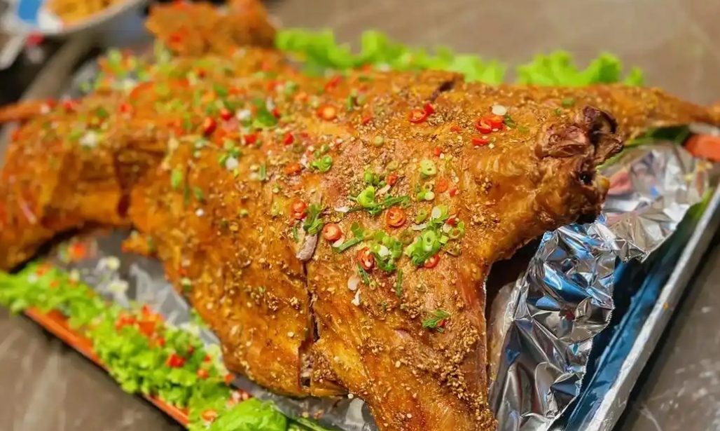 烤全羊技術(shù)哪家強(qiáng)？無需加盟，純技術(shù)教學(xué)，輕松創(chuàng)業(yè)！(圖2)