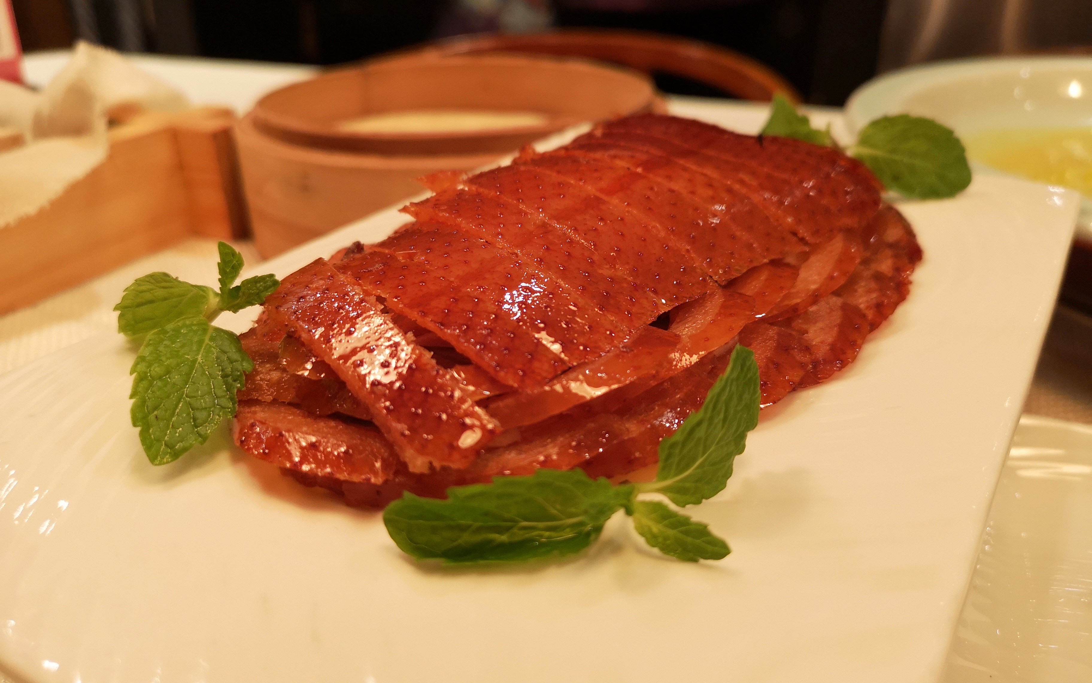 片皮烤鴨技術(shù)哪里學(xué)？想學(xué)片皮烤鴨技術(shù)？這些選擇會(huì)讓你少走彎路！