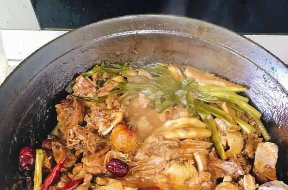 開(kāi)鐵鍋燉店需要投資多少？廚仟藝為你解答(圖3)