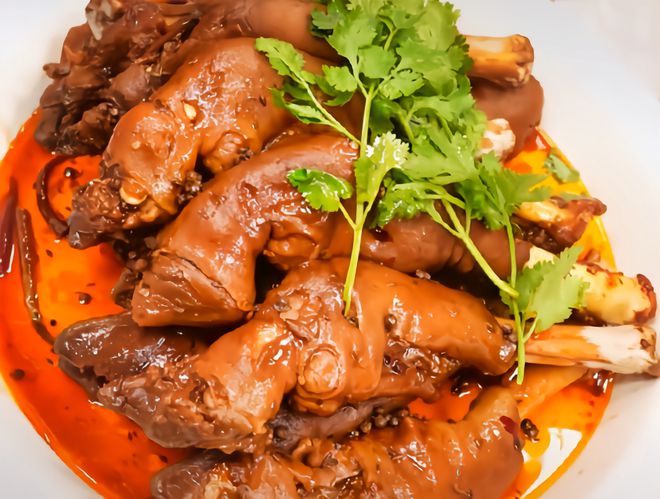 技能get√ 麻辣羊蹄的鹵制方法，學(xué)地道技術(shù)不容錯(cuò)過(guò)！(圖2)