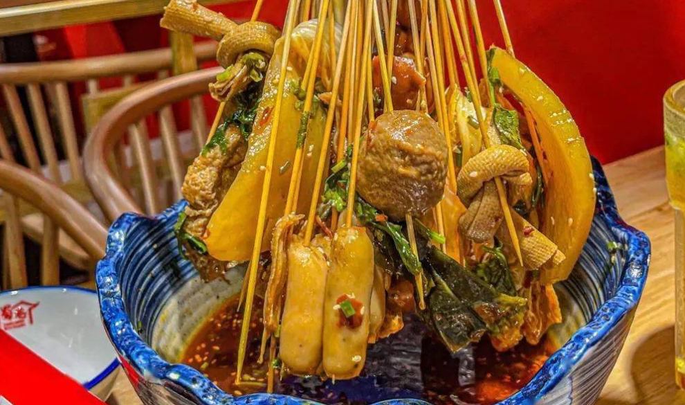 開夜市串串?dāng)偟某杀臼嵌嗌?？揭秘低投入?chuàng)業(yè)的真相(圖3)