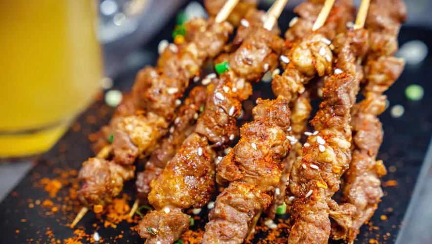 學(xué)燒烤技術(shù)貴不貴？學(xué)燒烤技術(shù)的費用揭秘，學(xué)費、技巧和學(xué)習(xí)渠道全攻略(圖2)