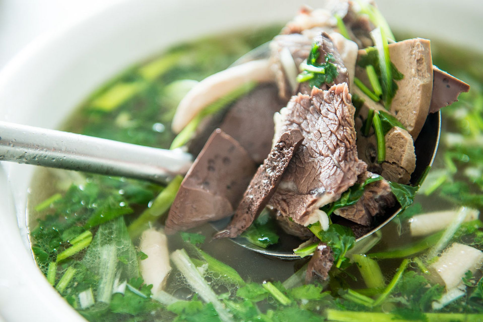 羊肉湯做法全揭秘，掌握核心技巧，品味濃郁鮮香(圖2)