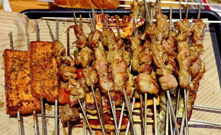 想學燒烤？掌握正宗技巧，開創(chuàng)屬于你的美食事業(yè)！(圖2)