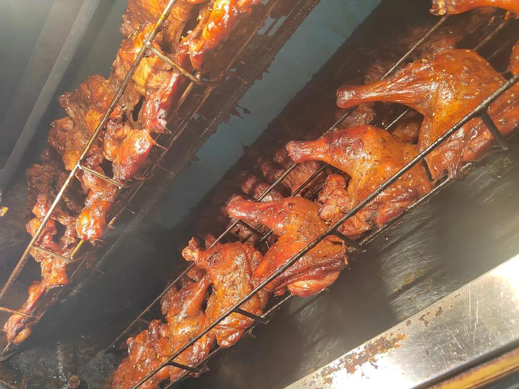 電烤五香雞架技術(shù)哪里學(xué)？正宗技巧，輕松創(chuàng)業(yè)！(圖2)