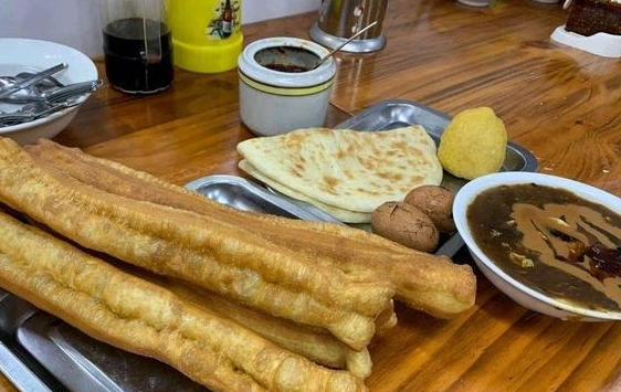 學(xué)早餐油條，揭秘傳統(tǒng)美食制作全過程，創(chuàng)業(yè)也能一步到位(圖2)