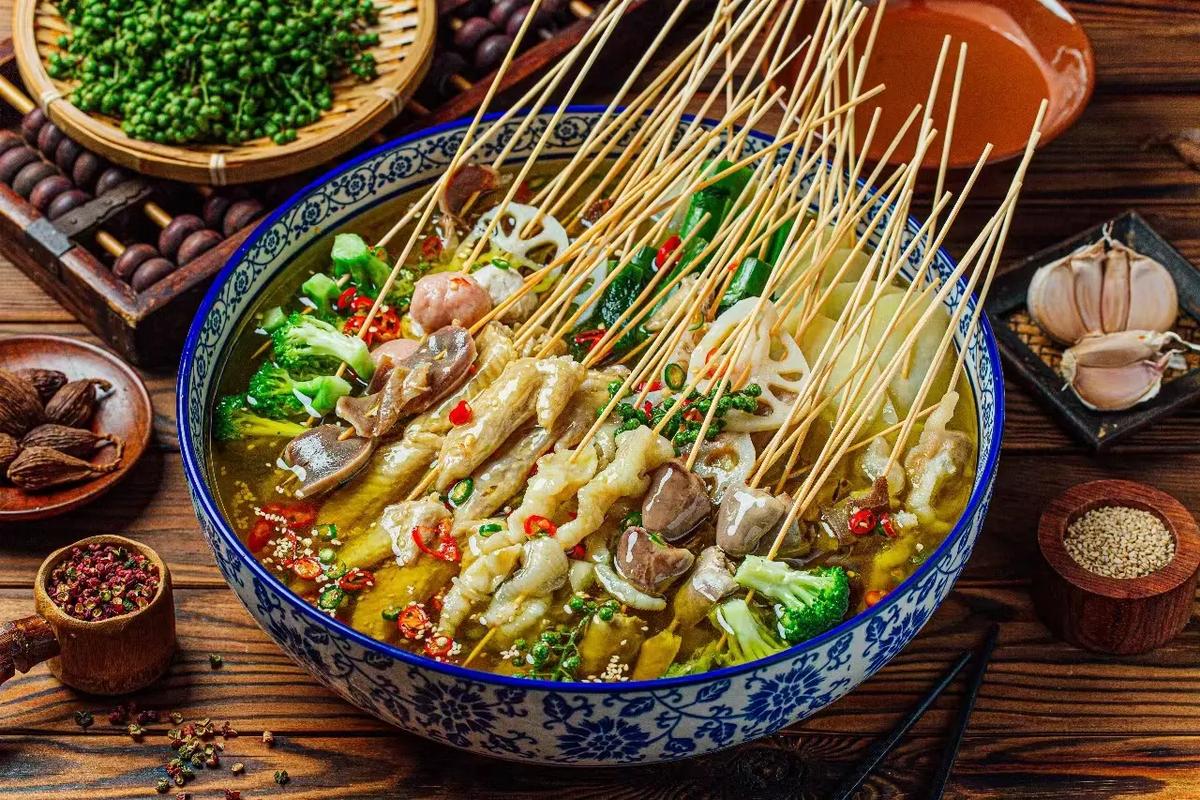 缽缽雞怎么做？缽缽雞的制作方法教程，零基礎(chǔ)掌握正宗川味技藝(圖2)