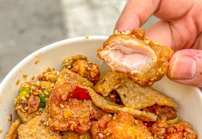 蟹黃鍋巴雞怎么做？學(xué)做蟹黃鍋巴雞，輕松掌握特色菜創(chuàng)業(yè)秘訣(圖2)