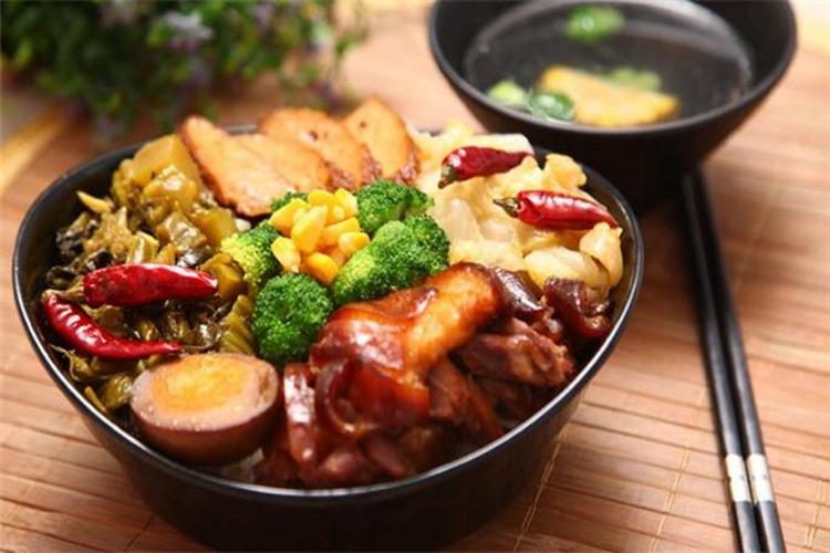 想學(xué)豬腳飯？一站式教學(xué)，學(xué)到正宗做法和創(chuàng)業(yè)技巧(圖3)