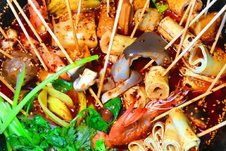 缽缽雞冷串串擺攤賺錢嗎？從選址到運營，助您輕松開啟盈利之路！(圖2)