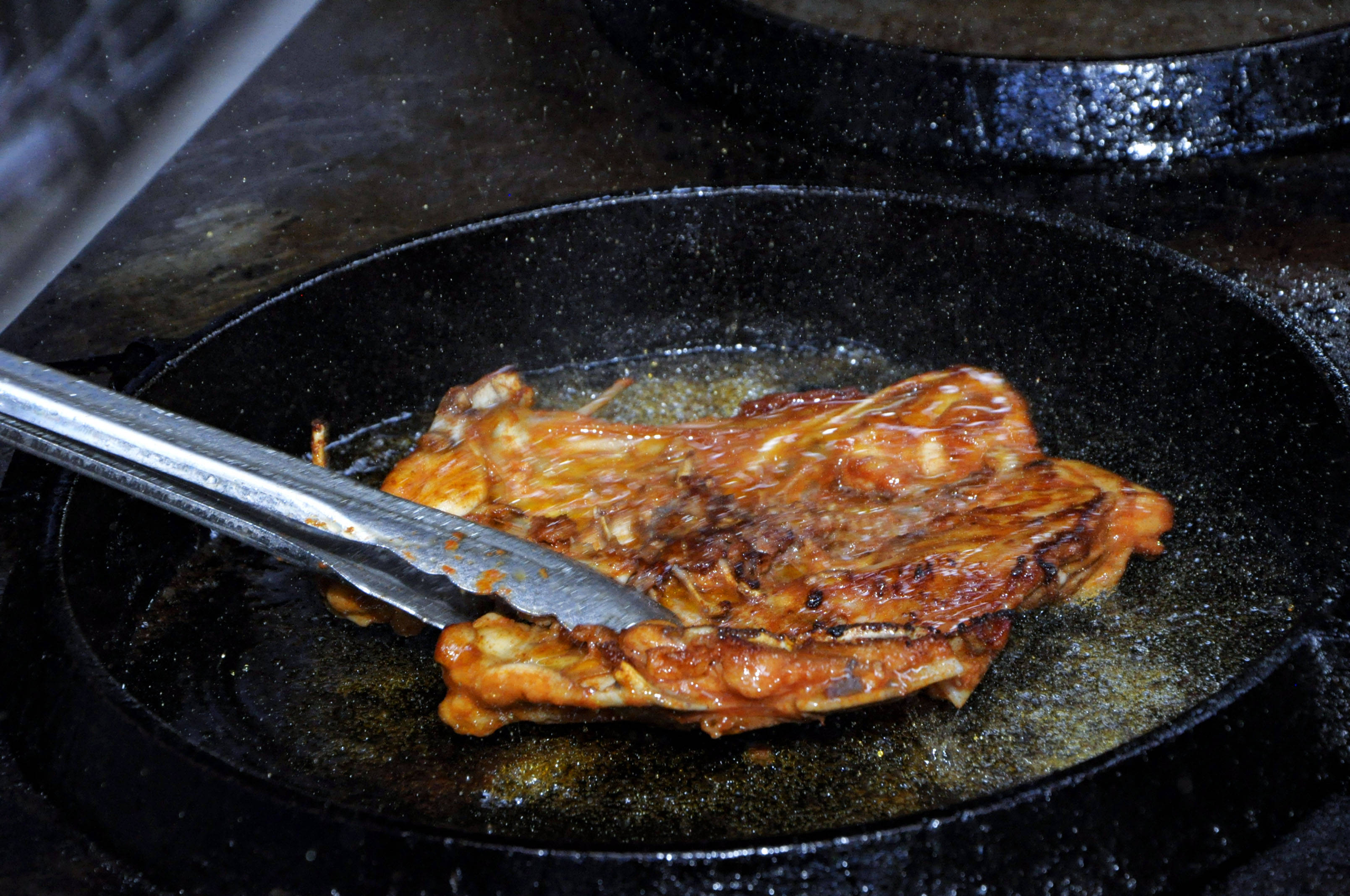 學做正宗鐵板雞架，哪里的技術(shù)最靠譜？了解鐵板雞架的制作精髓！(圖3)