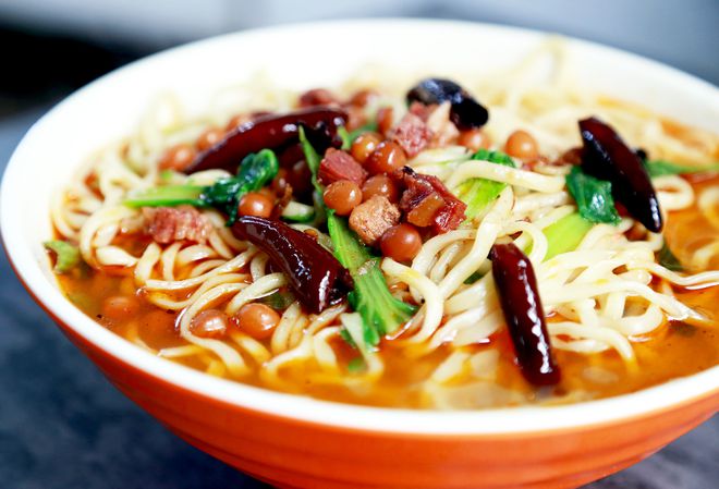 想學(xué)正宗牛肉板面？學(xué)費(fèi)大概多少錢(qián)，了解一下！(圖3)