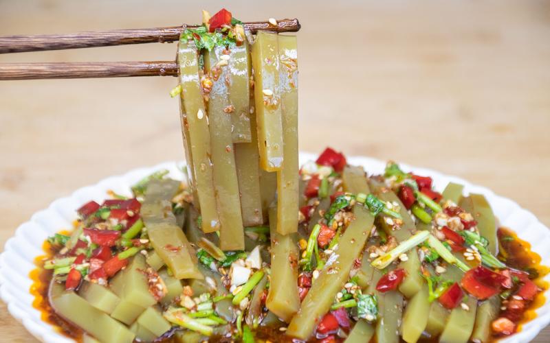 想學(xué)綠豆涼粉的做法？教你正宗配方和制作技巧！