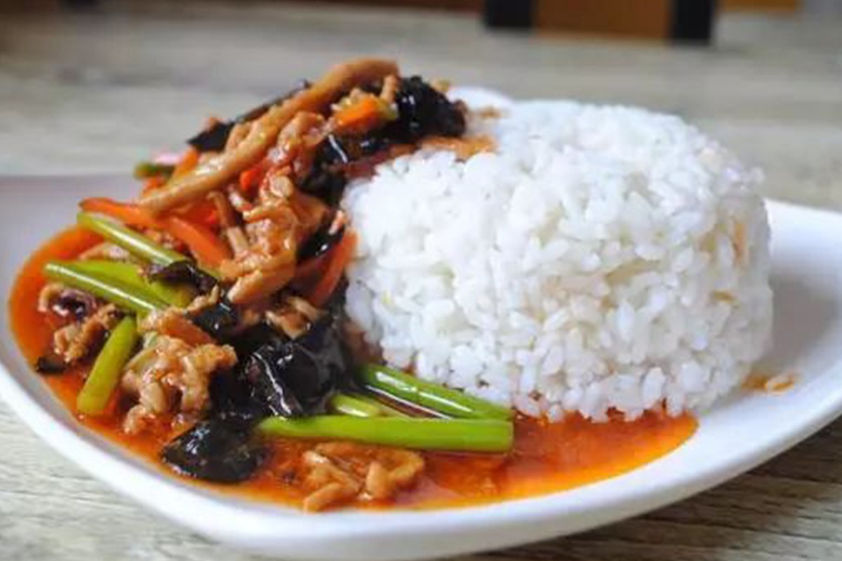 邢臺(tái)哪里學(xué)蓋澆飯好？選擇正宗培訓(xùn)機(jī)構(gòu)，輕松學(xué)會(huì)制作(圖2)