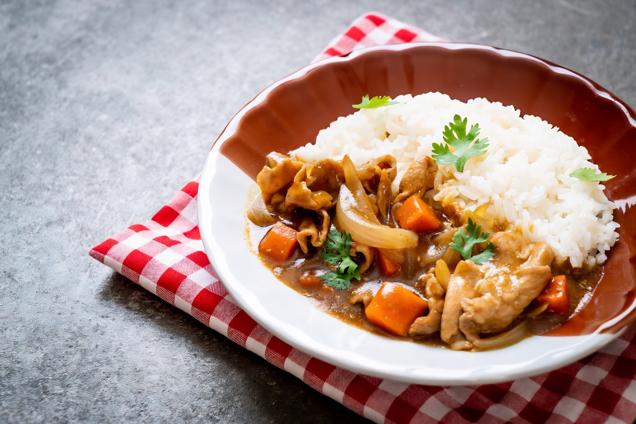 2025邢臺(tái)擺攤新風(fēng)口？蓋澆飯日賺800+，5招避開(kāi)假機(jī)構(gòu)！(圖3)